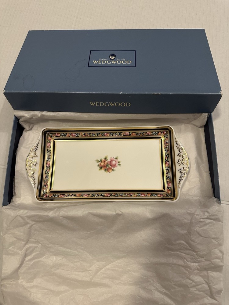 New Wedgewood Clio 9”Rectangular Tray With Side Handles England