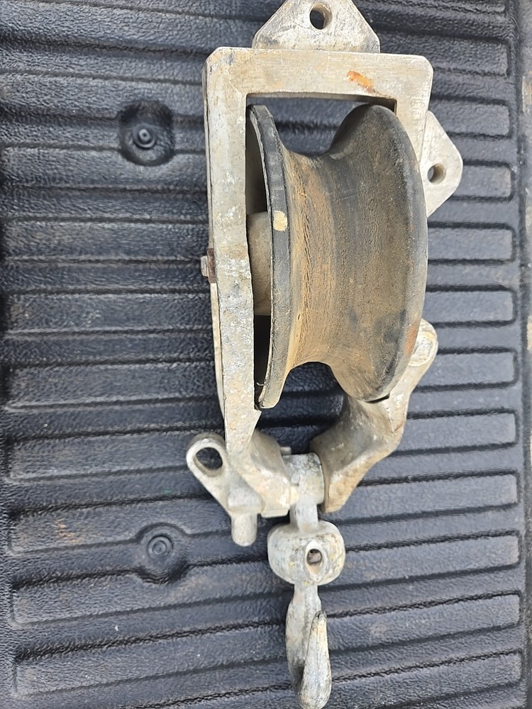 Sherman + Reilly XS-100-B Universal Stringing Block#10