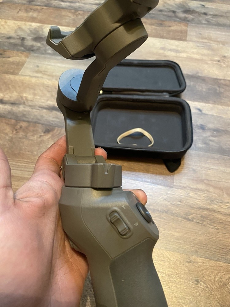 DJI Osmo Mobile 3 - Gimbal Stabilizer