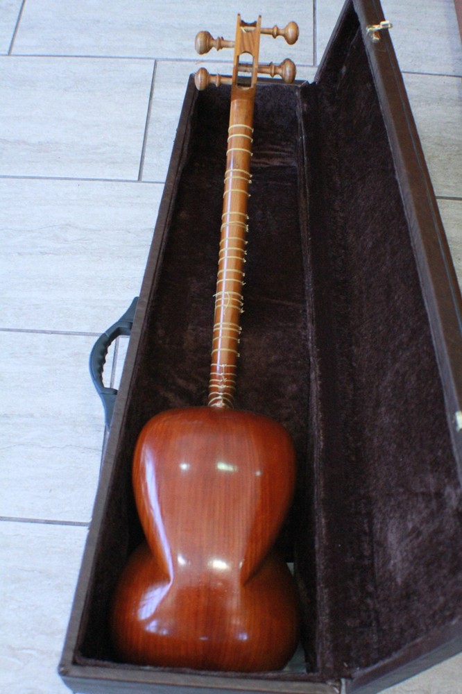 Persian Tar High Quality with extras