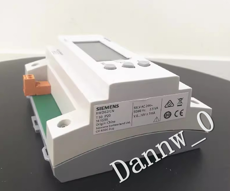 New in box Siemens RWD62 /CN Temperature Input Unit Controller