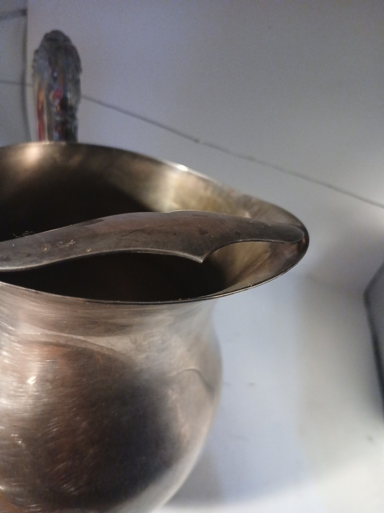 vintage silver plated water pitcher with ice lips (L7a)
