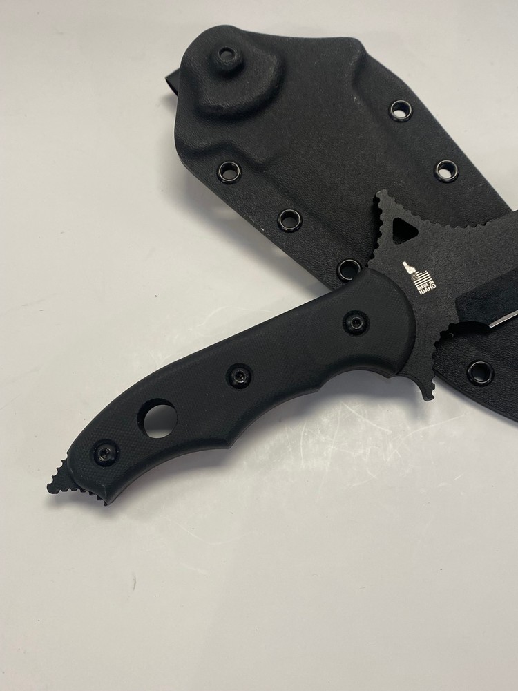 Topps "Abaniko" Fixed Blade Knife Black on Black - Plain Edge
