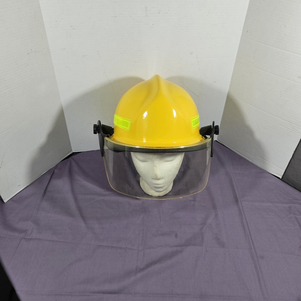 Cairns MSA 660C Metro Fire Helmet Size Medium 4" w/ Tuffshield Faceshield