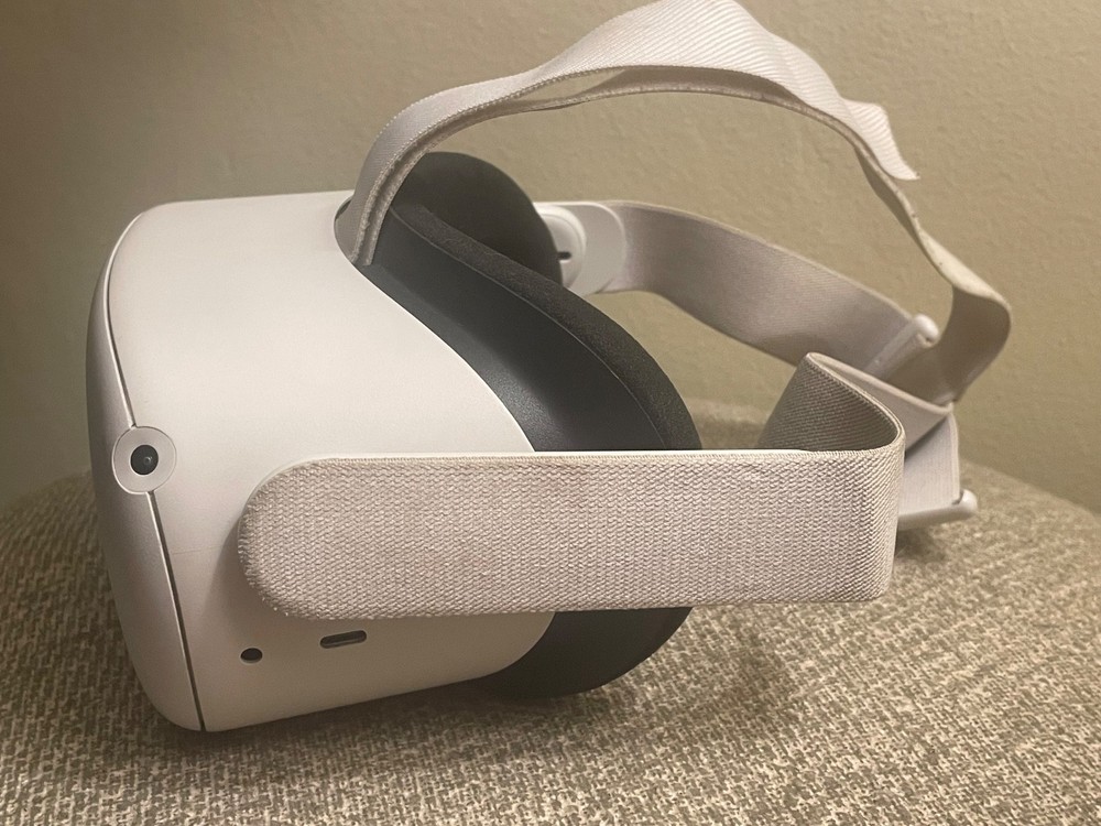 Meta Oculus Quest 2 VR Headset VR Headset Only No Controllers Tested **Read