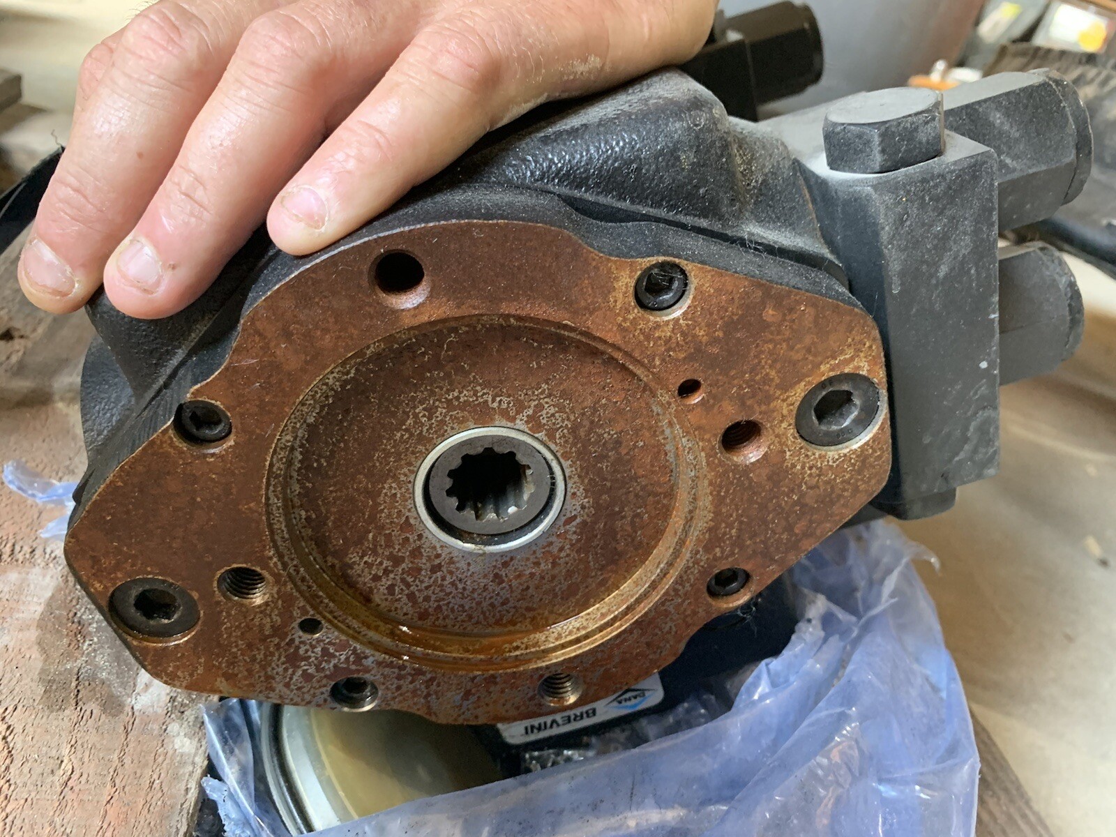 Ditch Witch hydraulic pump Dana Brevini R619-14781 MD10V21SE23DX11HIN