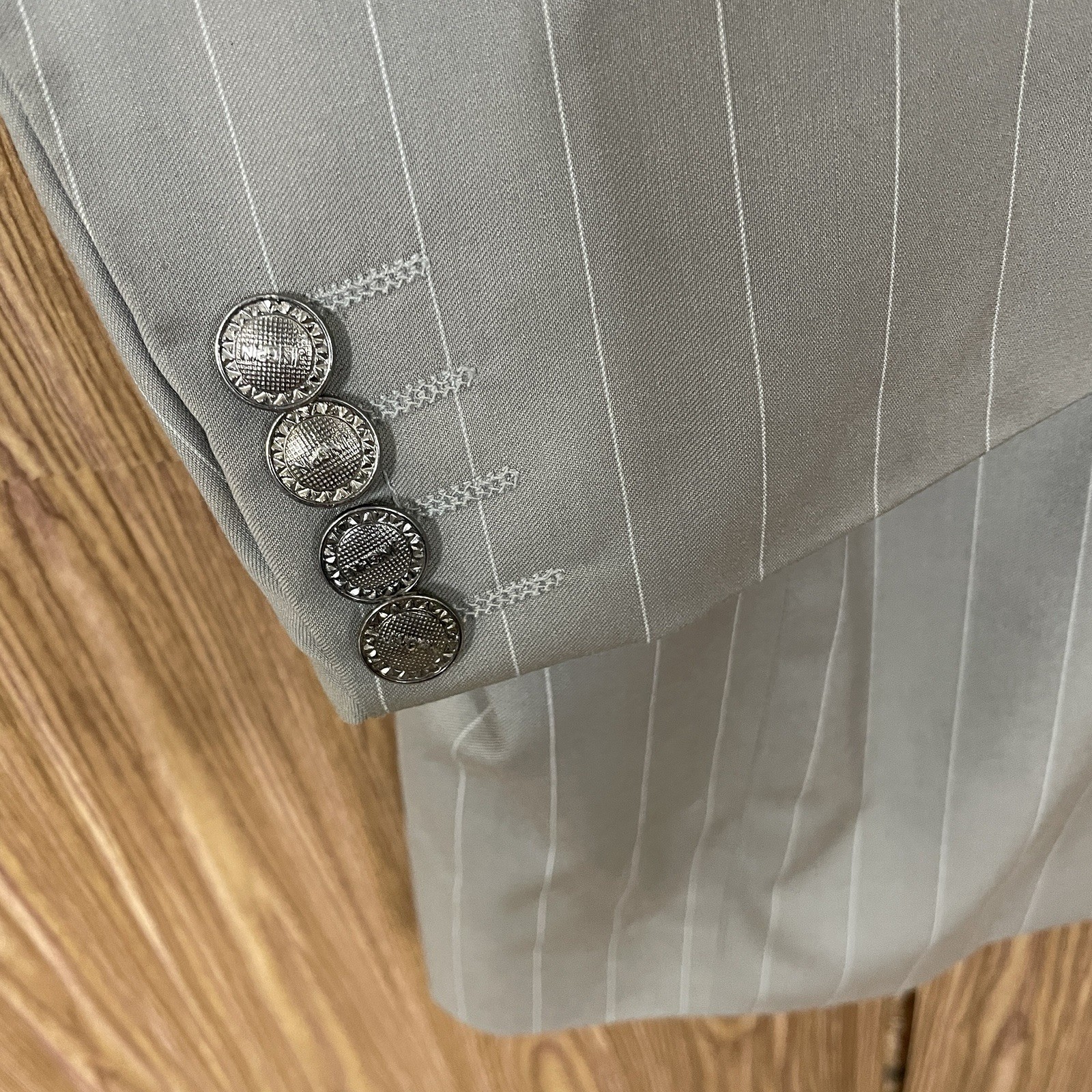 Giorgio Fiorelli Uomo 2 Piece Suit Mens 50L 42x29 Beige Striped Polyester Peak