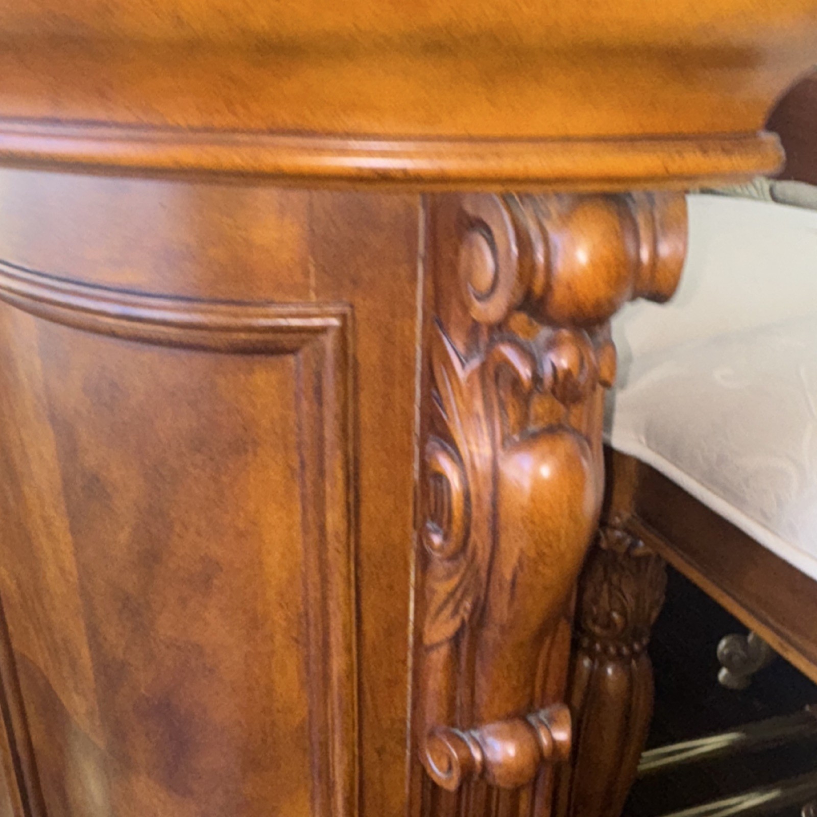 Pulaski Wood Bar Cabinet with Marble Top, Brass Handles, three bar stool’s