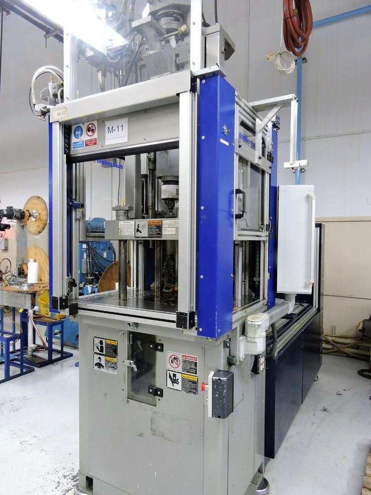Battenfeld 60 ton vertical injection molding machine model V600/125