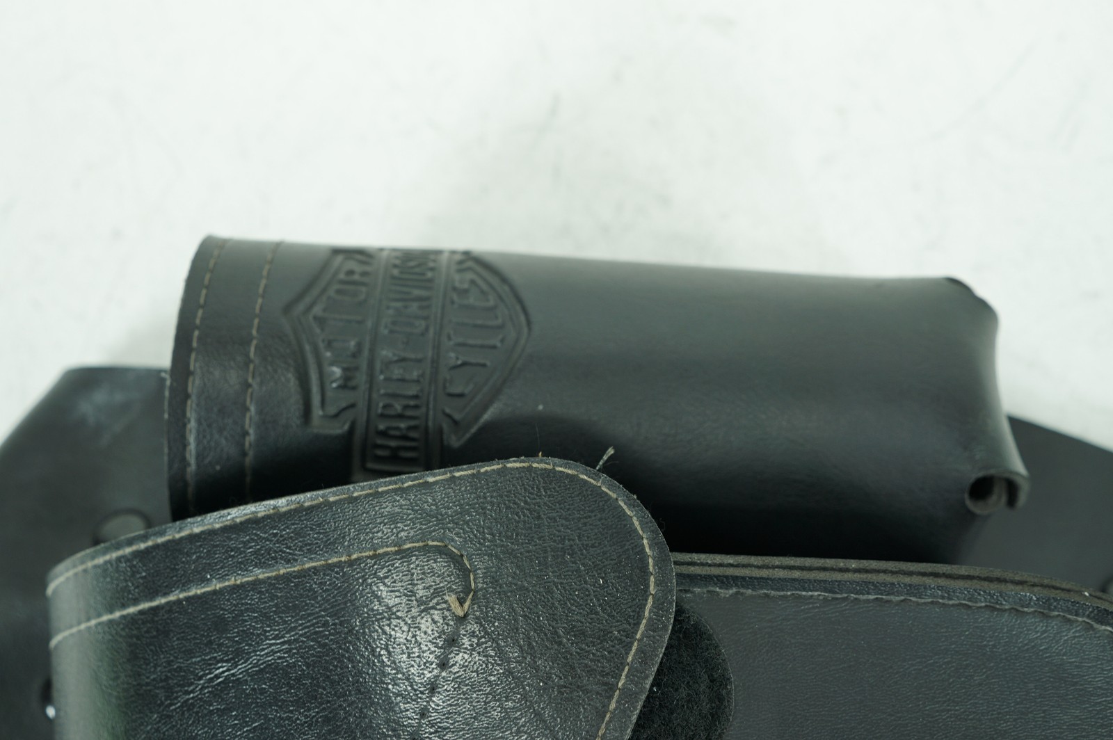 01 Harley Touring Electra Glide Ultra OEM Onboard Tool Bag Leather Storage Torn