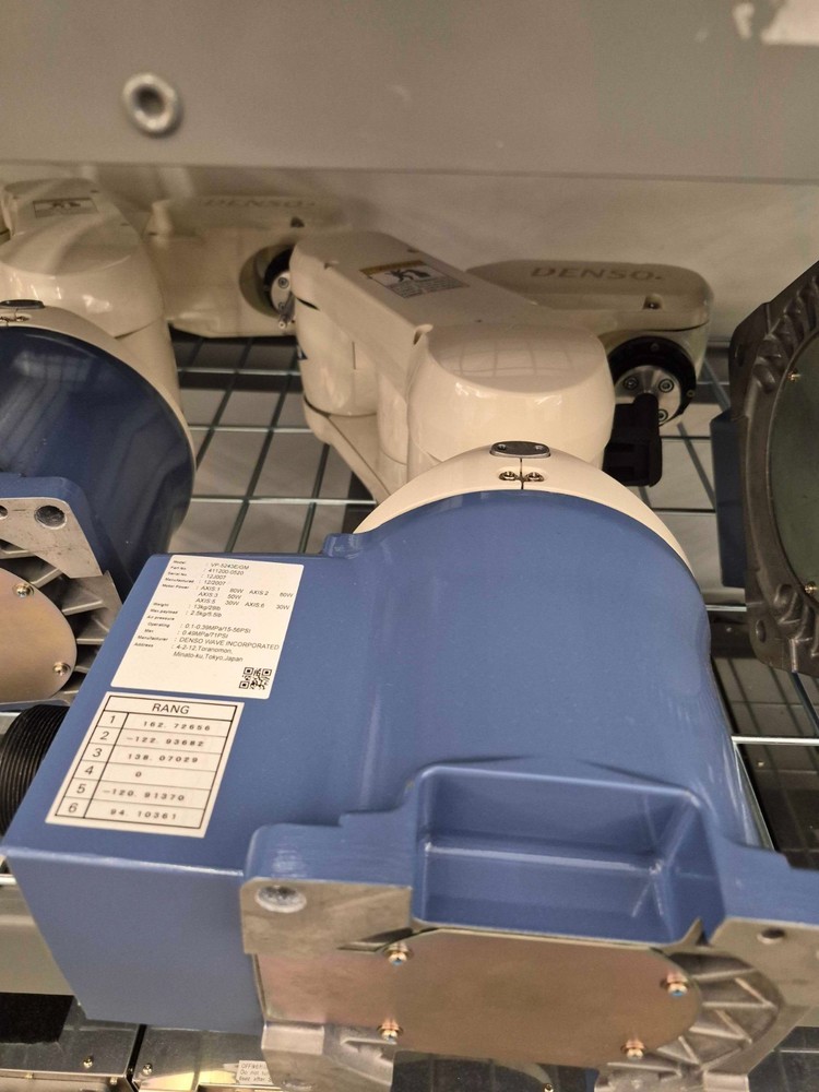 Denso Wave VP-5243E/GM with Robot Controller RC7M-VPG5/6CA-BP