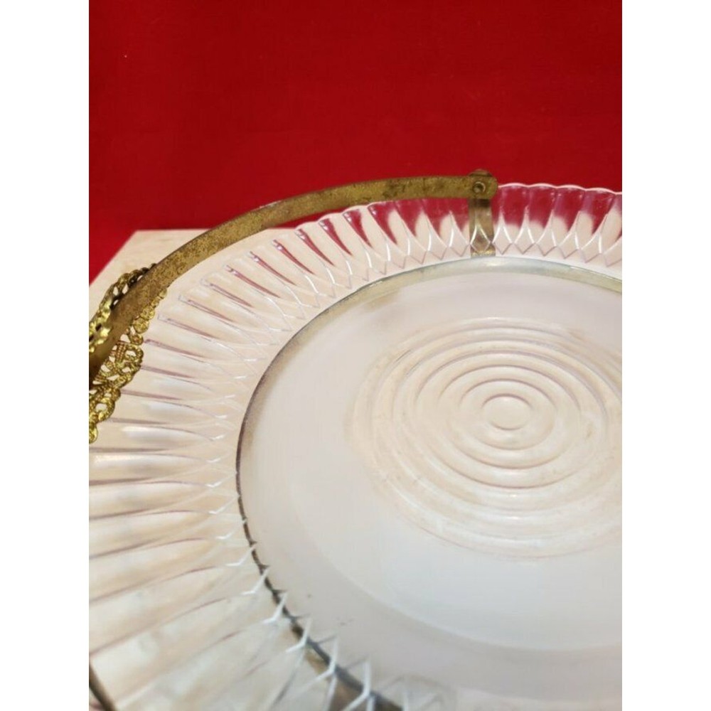 Vintage Serving Plate / Dish With Carrying Handle / Server Plate