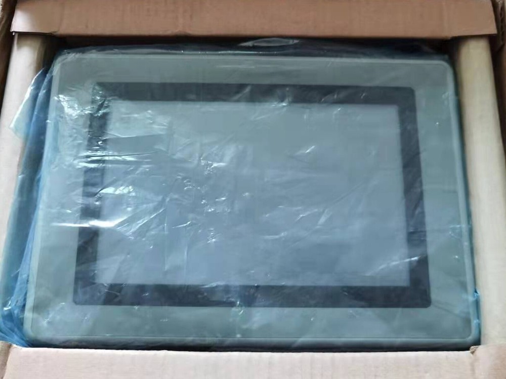 NEW NT600S-ST211-EV3 Omron Touch Screen