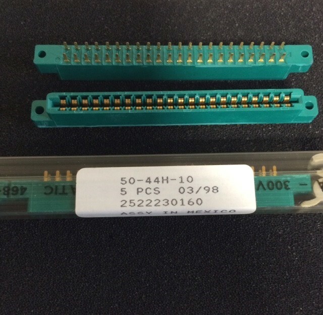 252-22-30-160 CINCH CONNECTOR 2 UNITS