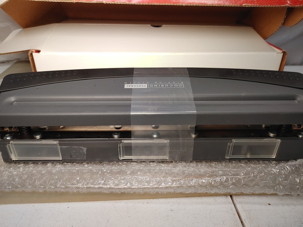 GBC Docubind Personal Presentation Binding System Machine Book Binder #7704100