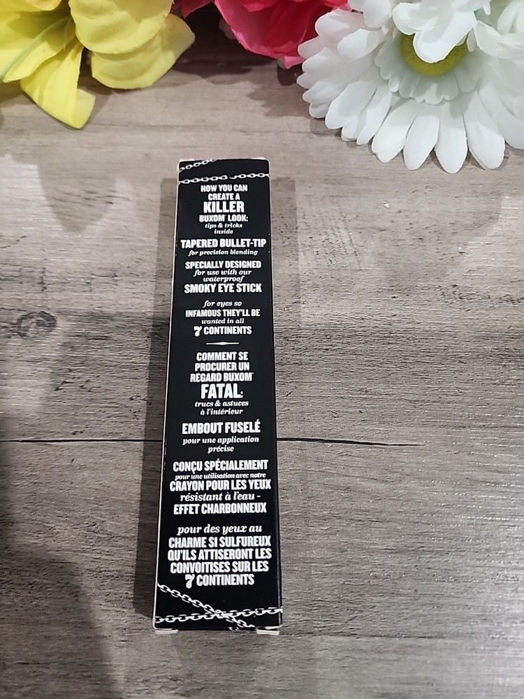 BUXOM SMOKY EYE BRUSH