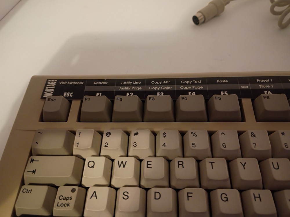 Commodore Amiga Computer Keyboard KKQ-E94YC -2000/3000 - Clean Untested