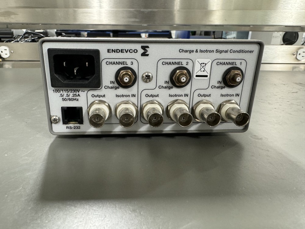 Endevco Charge & Isotron Model 133 Signal Conditioner