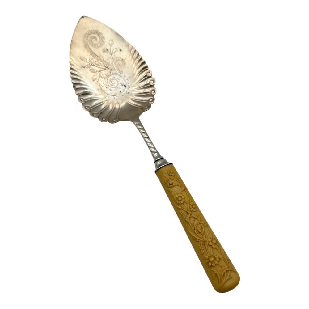 Vintage Lander Frary & Clark Celluloid Handle Cake Server