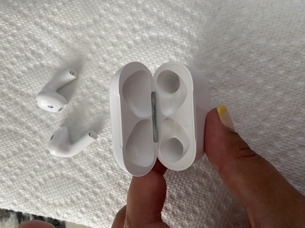 AirPod 4 with USB-C Charging Case 4th Gen White ANC