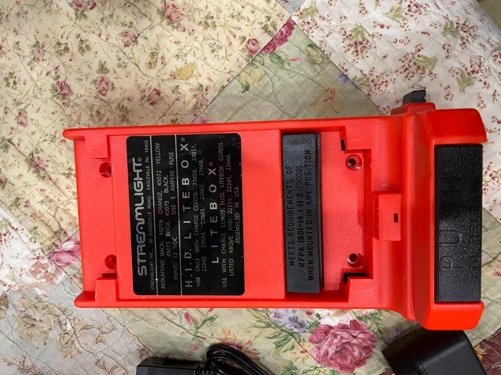 Streamlight Litebox Flashlight With Docking Station, Wall Plug Cable & Car Cable