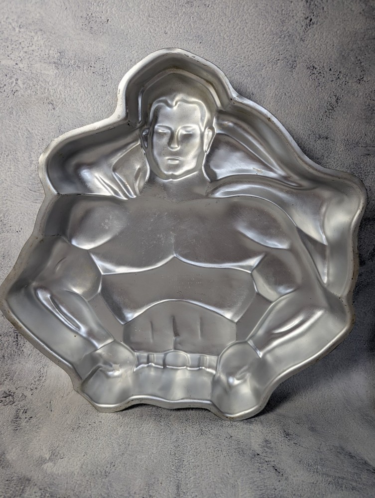 Wilton Superman 1977 Cake Pan