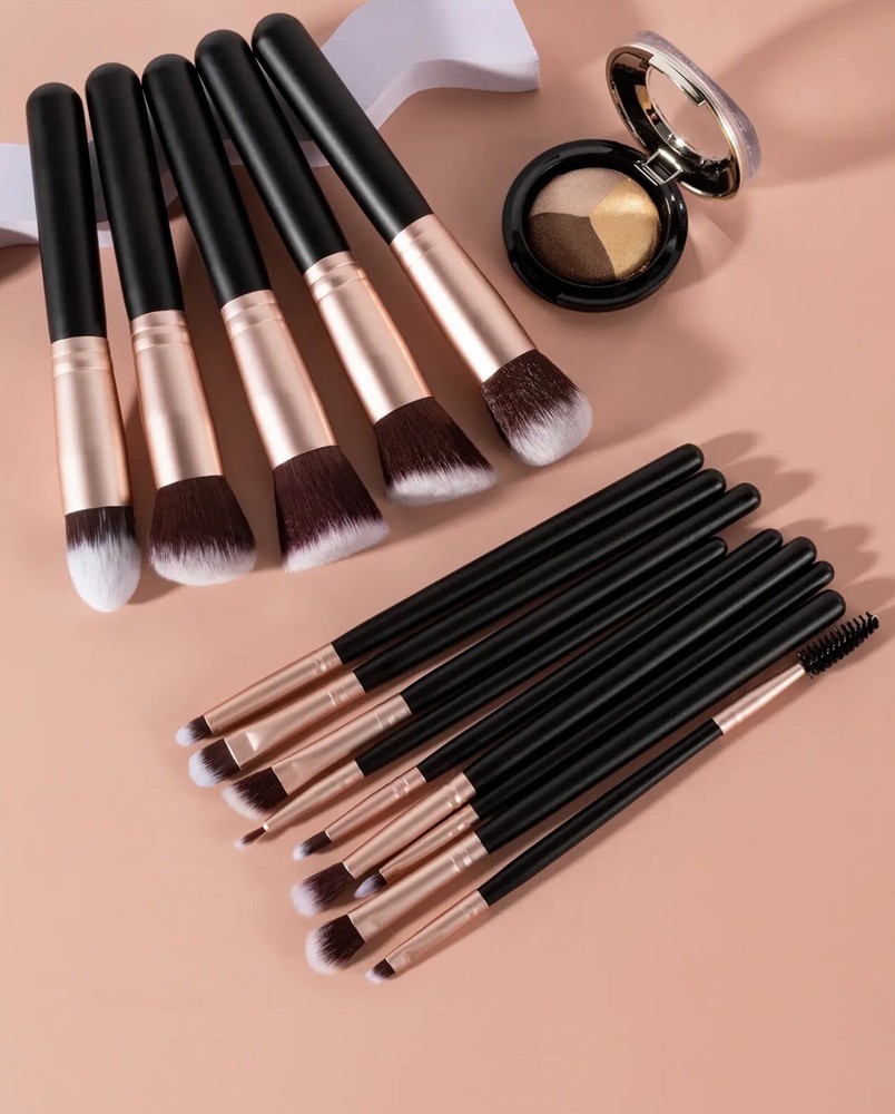 Make Up Brush Set 14pcs with 1 Make Up Sponge.