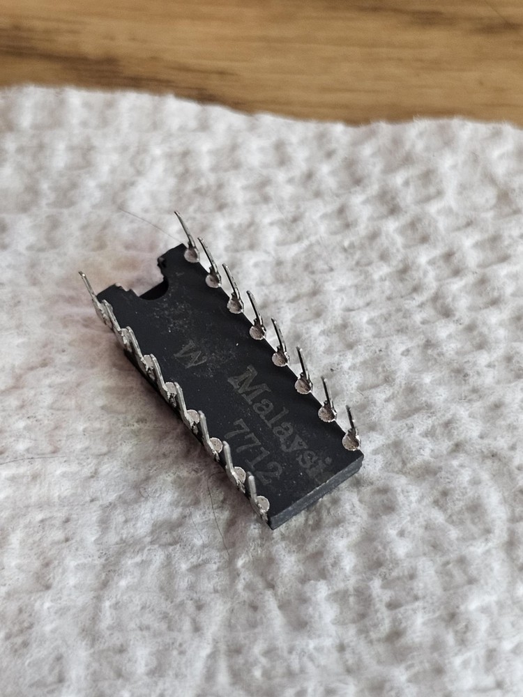 Vintage Rare Ceramic Intel SRAM C2108 ES Customer Sample C2108-4 Tested Working
