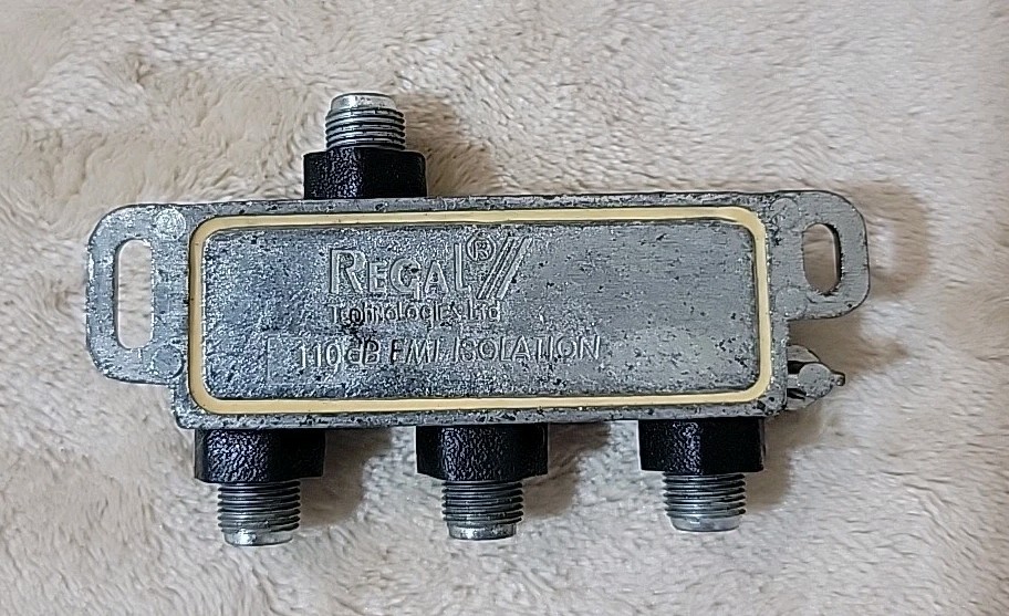 Regal GRS3DGH 3-Way Splitter