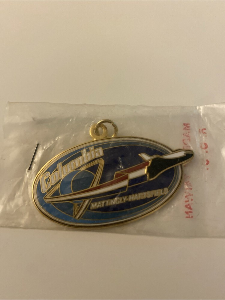 NEW OLD STOCK SPACE SHUTTLE COLUMBIA KEY RING