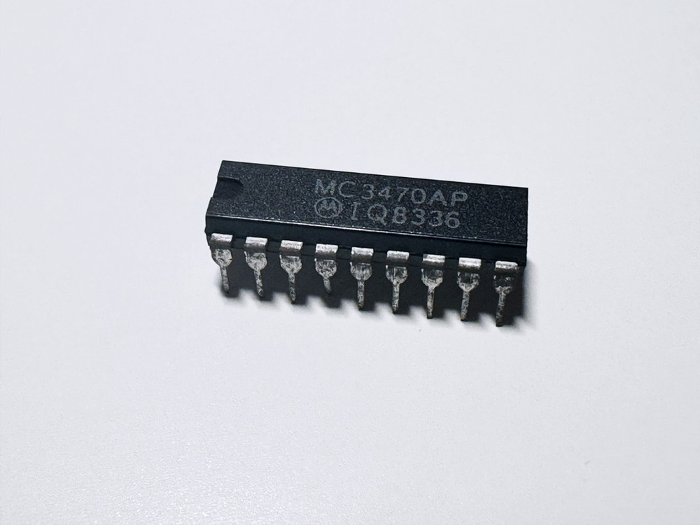 2PCS MC3470AP Motorola IC Floppy Disk Read Amplifier System DIP-18
