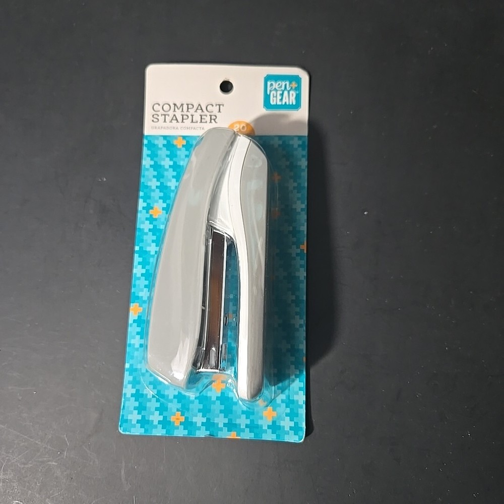 Pen+Gear Desk Stapler 20-Sheet Capacity Grey Compact Stapler