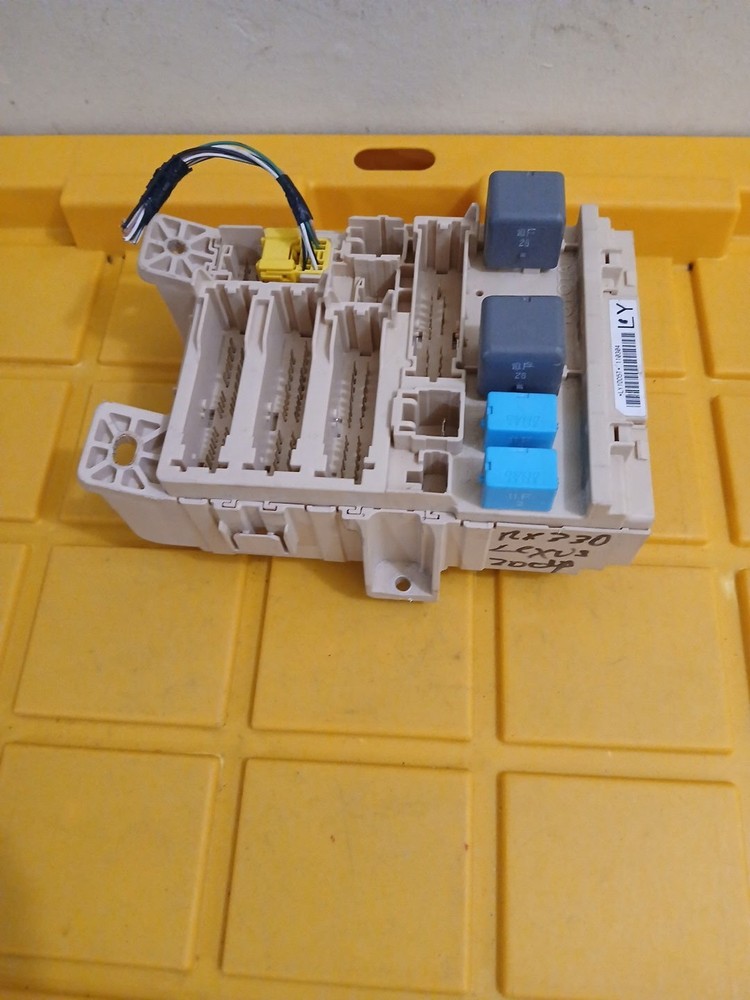 2004 Lexus RX330 Fuse Box