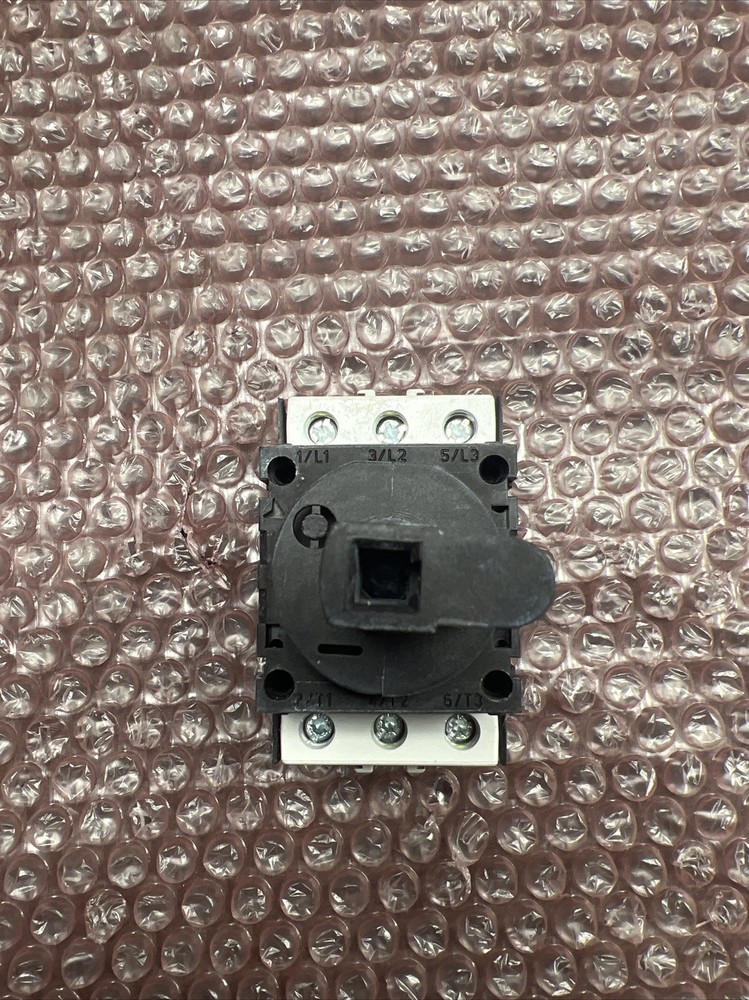 Used BACO 172100 Enclosure Disconnect Switch