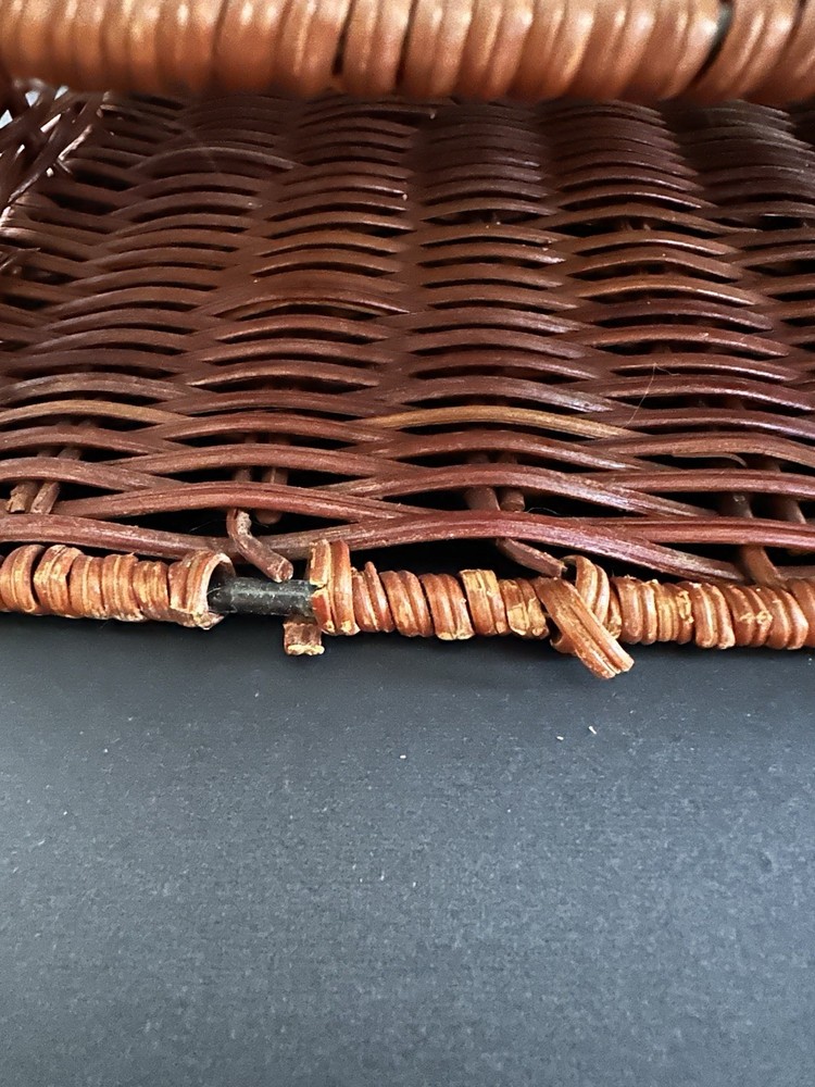 Wicker Basket Caddy / Organizer For Picnic Or Tabletop. READ DESCRIPTION ⬇️