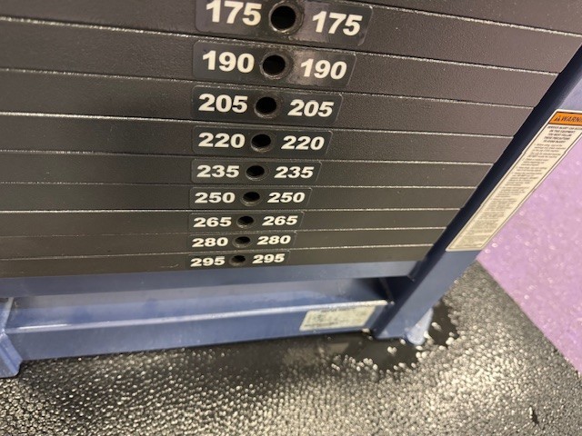 Hammer Strength Select Leg Extension w / 305 Lb Stack