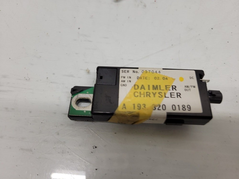 2004-2008 Chrysler Crossfire Antenna Amplifier Booster Module Oem