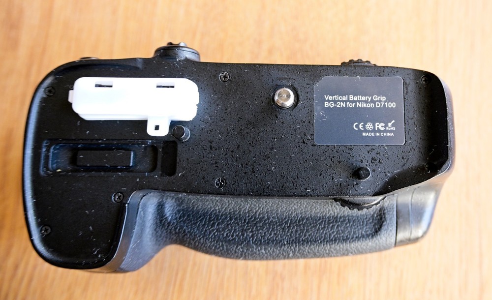 Multi Battery Power Pack BG-2N Vertical Battery Grip For Nikon D7100