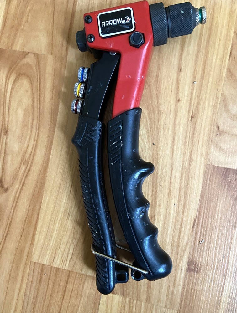Arrow One-Handed Riveter RT187M Color Coded Rivet Heads Adjustable