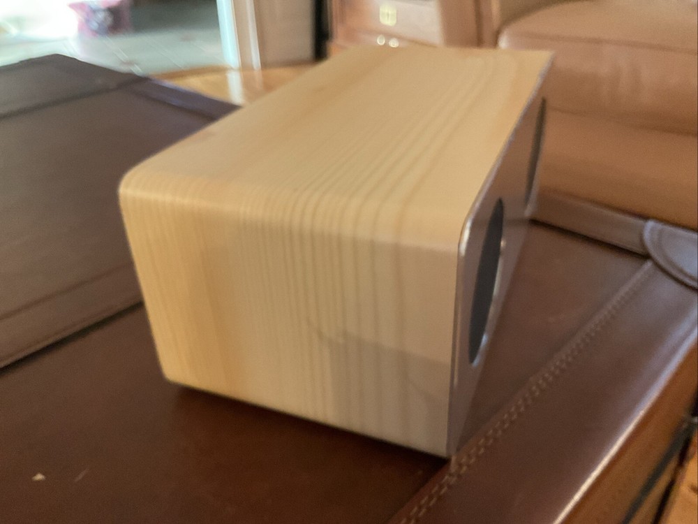 Vivitar Bluetooth Speaker “Get Loud” WALNUT GRAIN FINISH