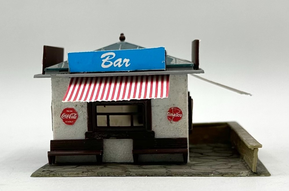 HO Scale Roadside Snack Bar Custom/Weathered Painted