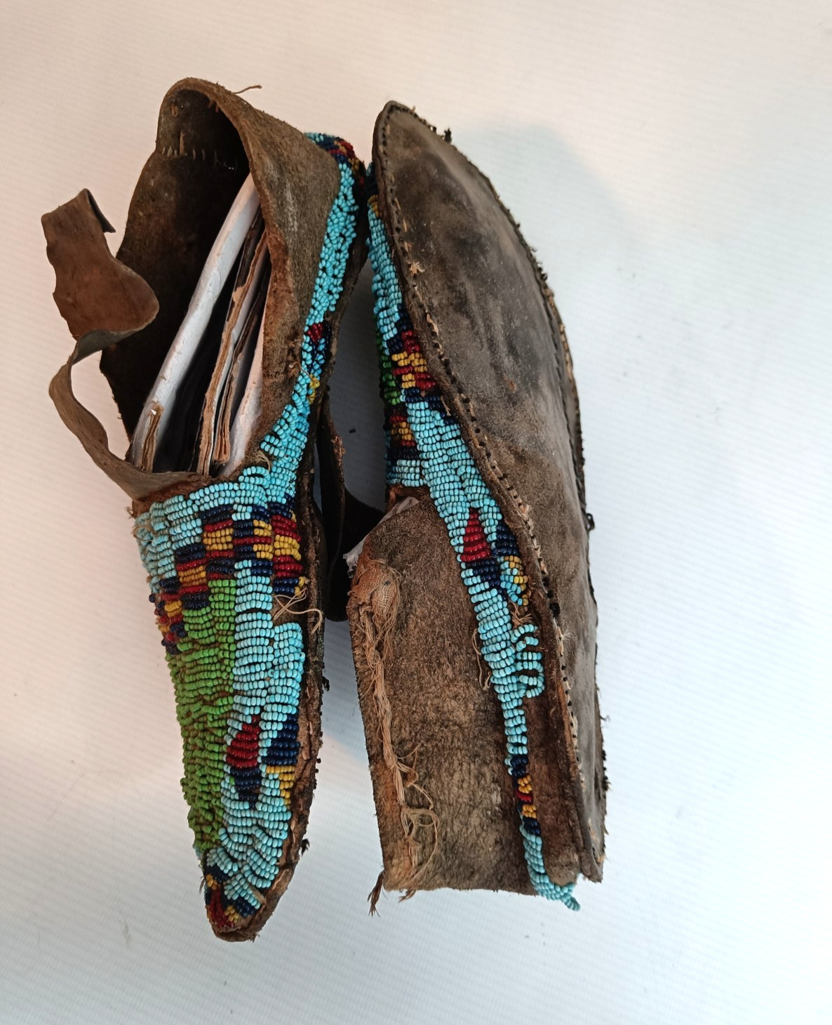 Native American Antique Beaded plains moccasins