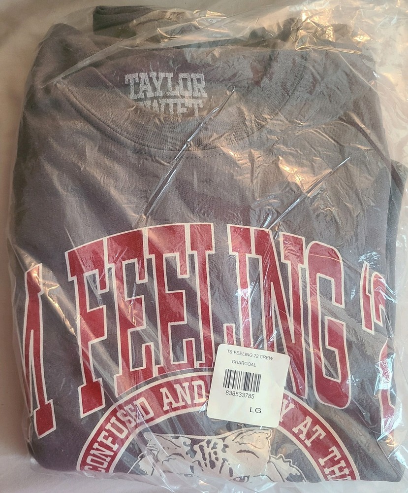 Offical Taylor Swift Sweatshirt I’m Feeling 22 - Size LARGE