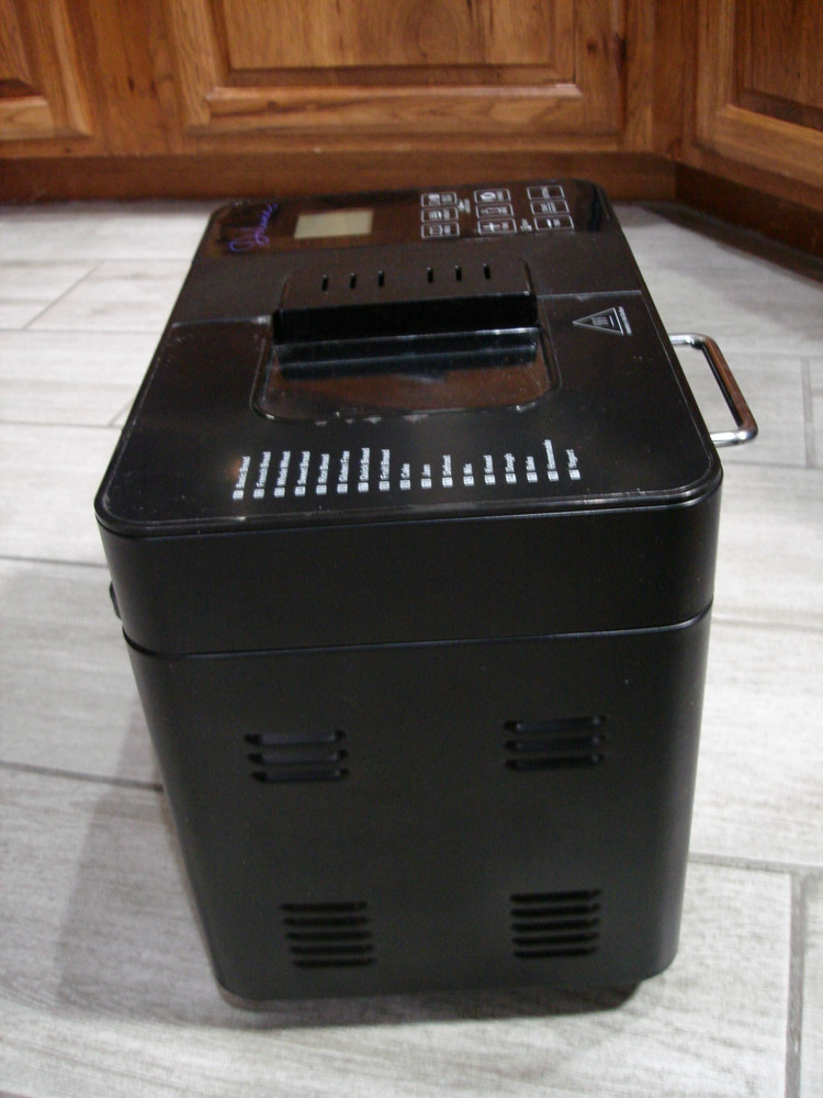 Deluxie BM8202 Black 2lb Programmable Bread Machine Maker Digital Touch