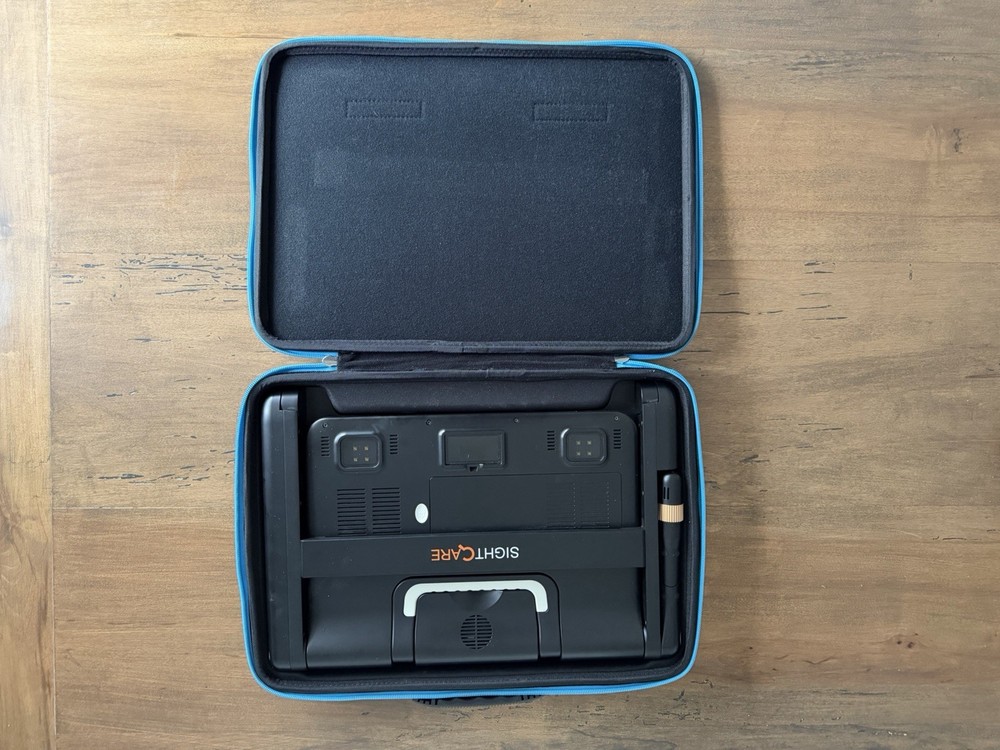 CloverBook Pro Portable Video Magnifier
