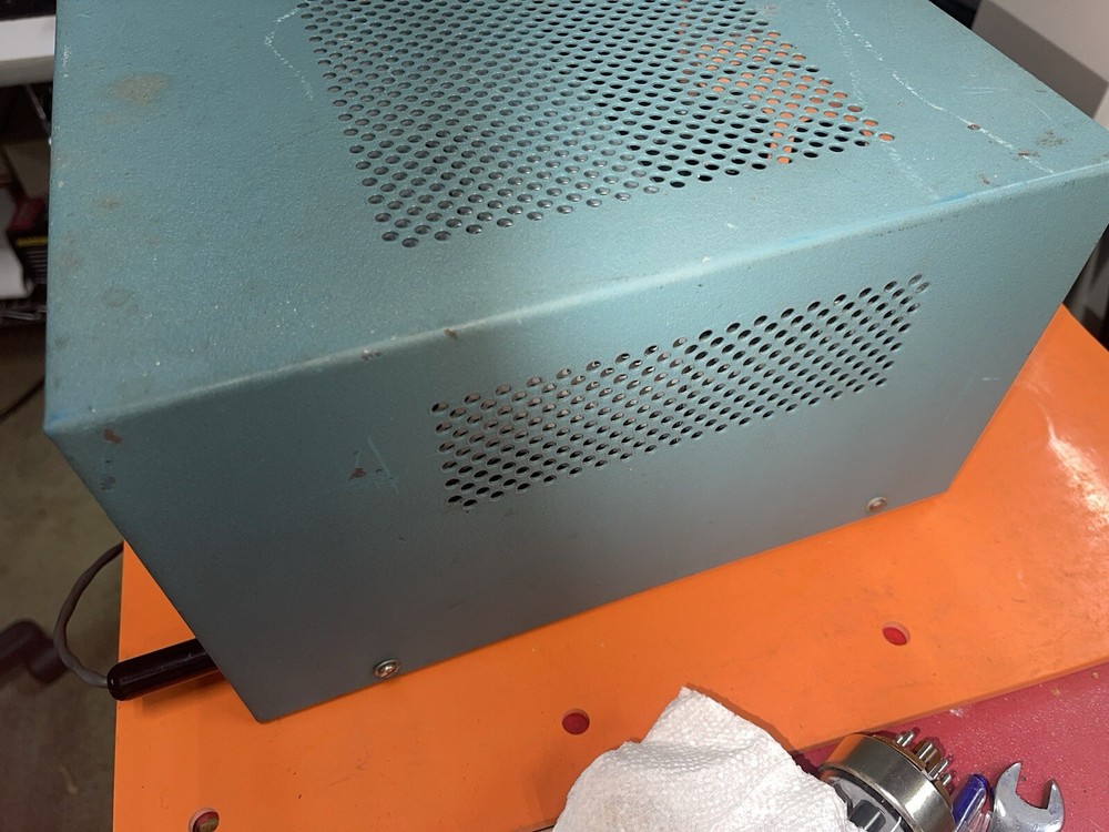 Heathkit DX 60B ESTATE FIND Works 40 Cw 10 Watts Out Only Moisture Damage On Fra