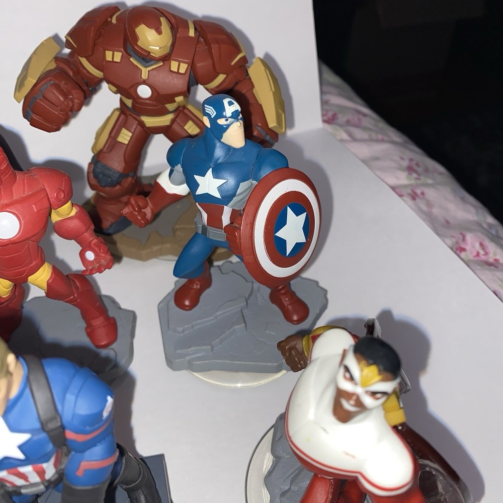 Disney Infinity Marvel 17 Piece Lot