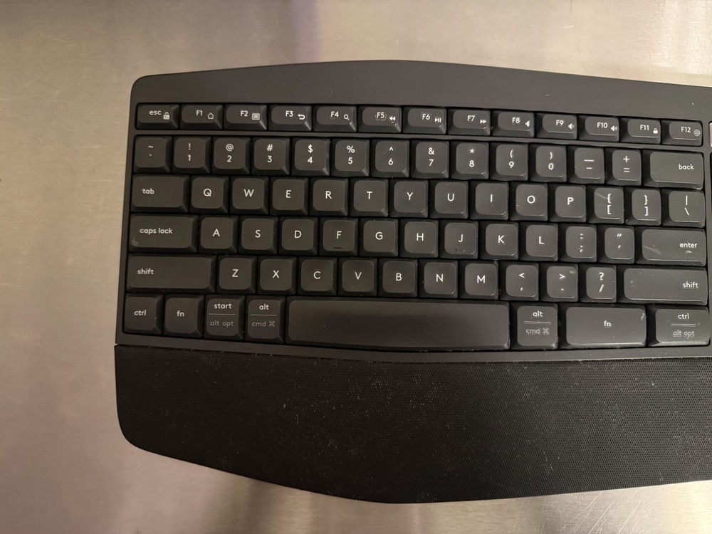 Logitech MK850 Performance Wireless Keyboard and Mouse Combo
