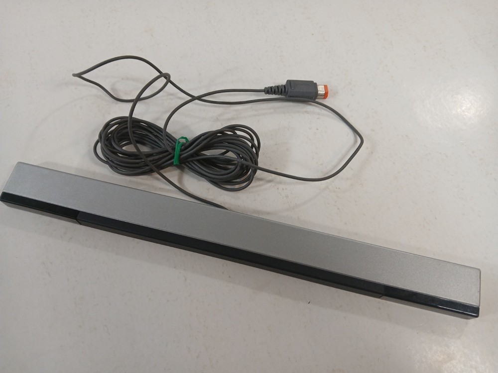 Nintendo Wii Official Hookup Kit AV Cable Power Supply Sensor Bar Console Bundle