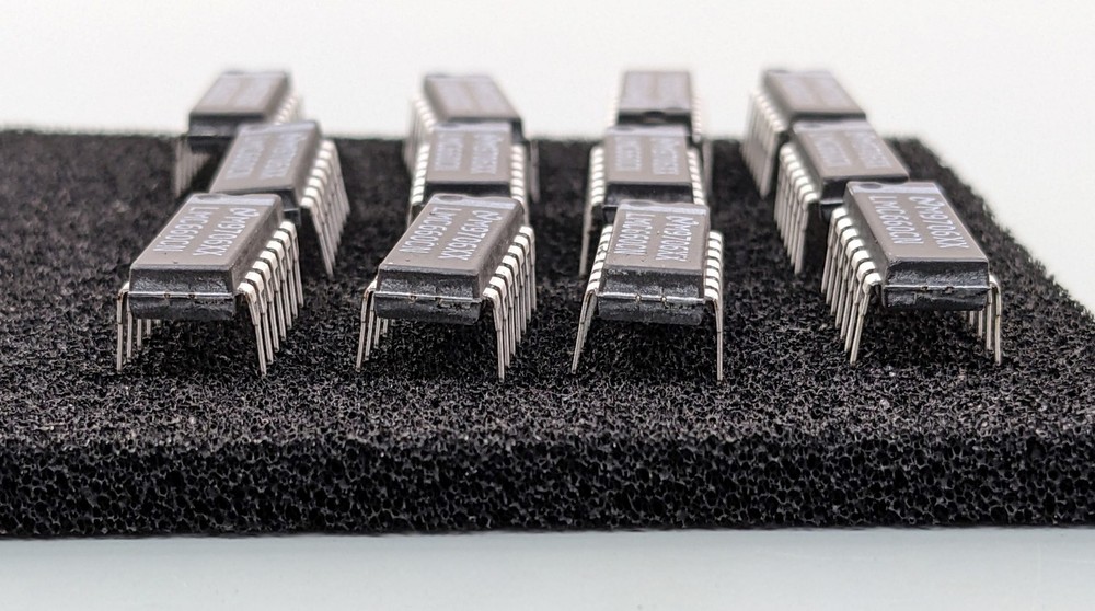 (12) LMC660CN Quad Op Amp